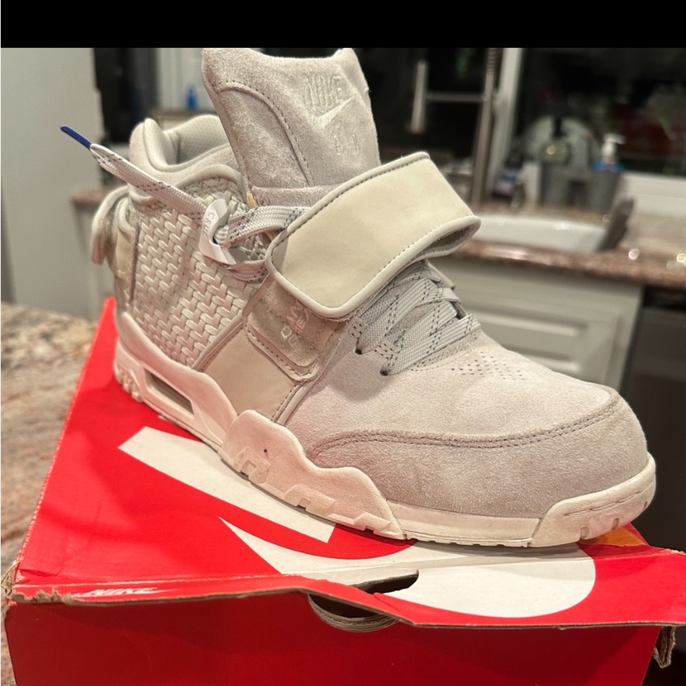 Nike air TR V. cruz size 9 with box